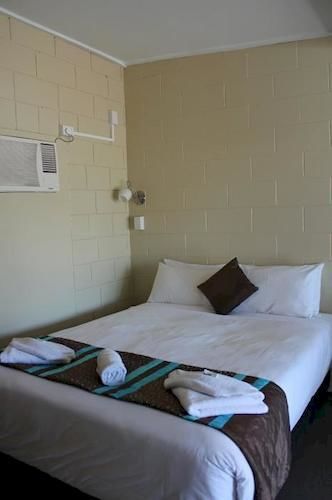 Windsor Hotel Motel Dalby Bagian luar foto